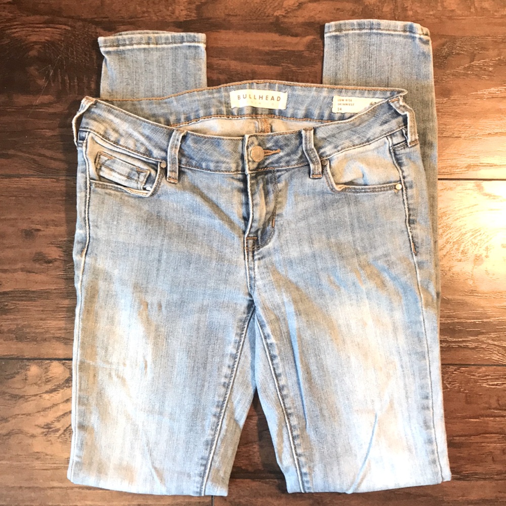 Bullhead Low-Rise Skinny Jeans